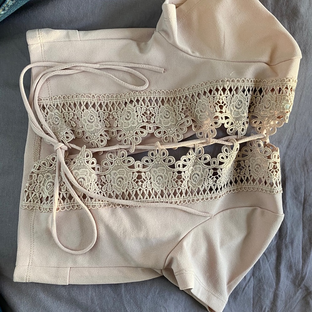 Super cute crop top!